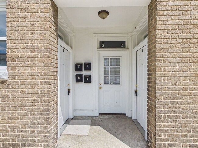 Building Photo - 204 Wellford St