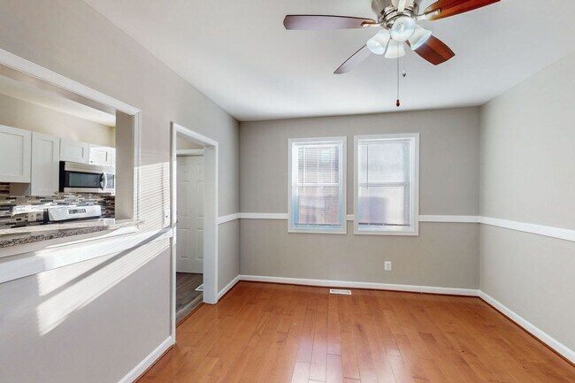 Building Photo - Finished Basement & Finished Basement Den!