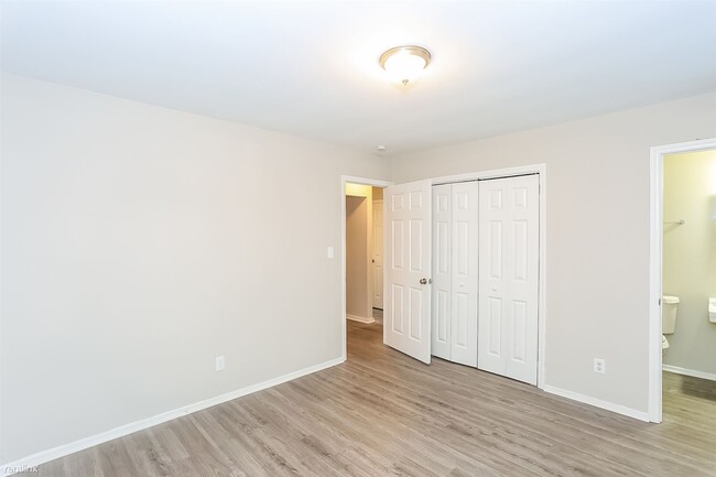 Building Photo - 3 br, 1.5 bath House - 619 Kentbrook Dr