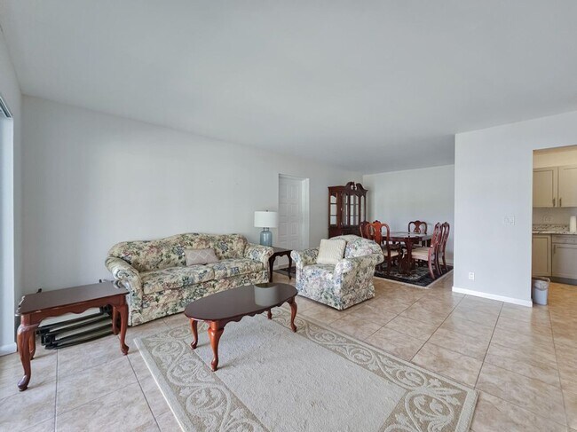 Building Photo - 3612 Alder Dr