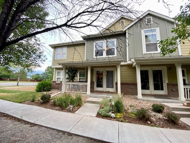 Building Photo - 11877 Oak Hill Way