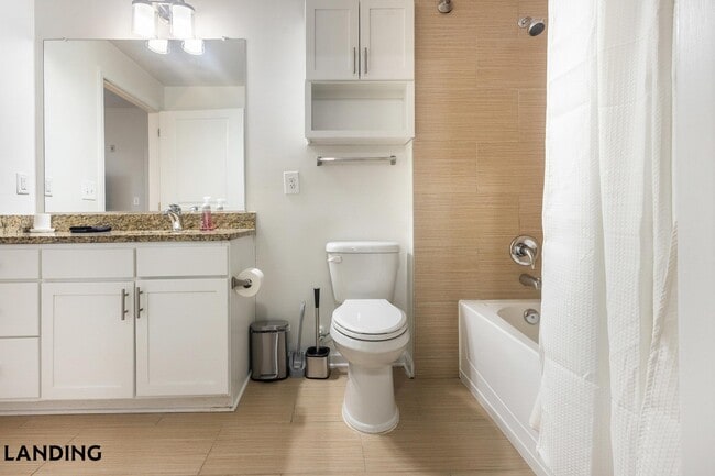 Building Photo - 4921 Pretty Lake Ave