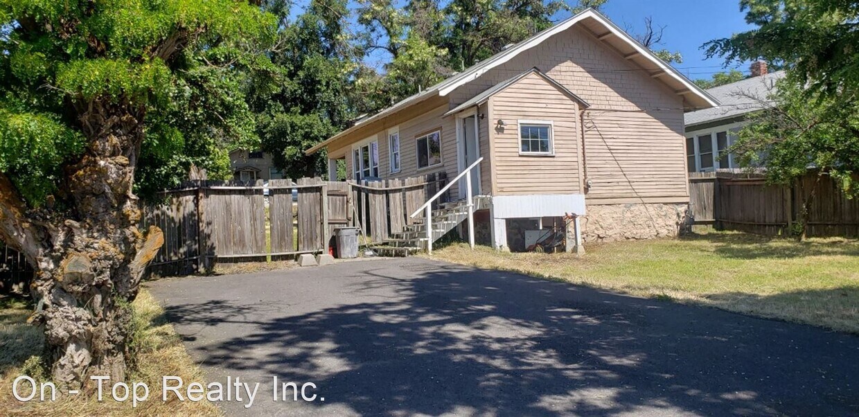 Primary Photo - 3 br, 1 bath House - 1003 2nd St.