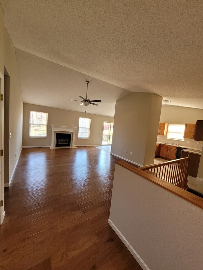 Building Photo - 1802 Sir Lancelot Dr