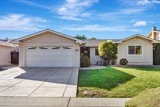 Building Photo - 1093 Del Cambre Dr