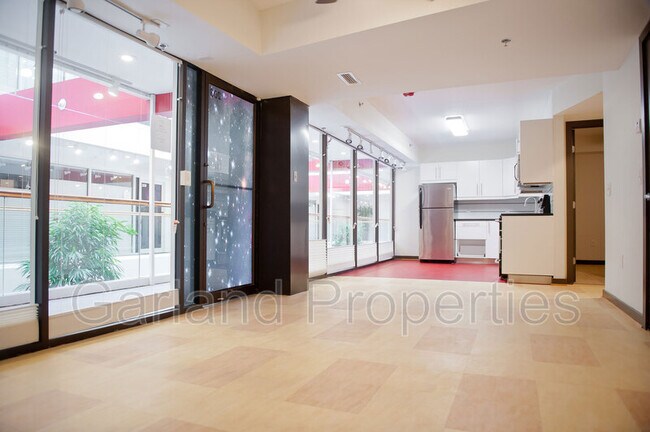 Foto del edificio - 110 Campbell Ave SW