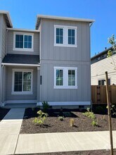 Building Photo - 2550 NW Spruce Cone Ln