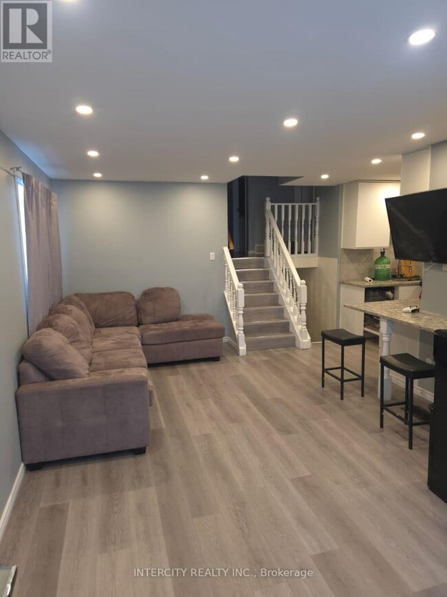 Building Photo - 510 Cork St