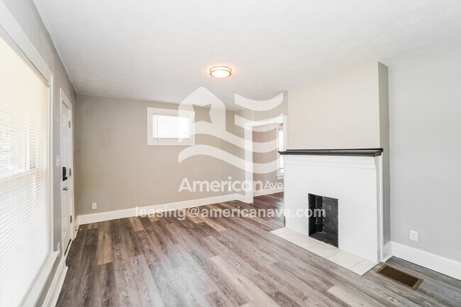 Foto del edificio - 548 E Markison Ave