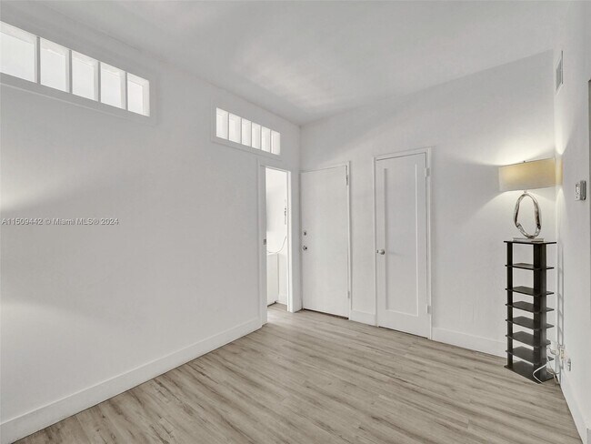 Foto del edificio - 730 12th St