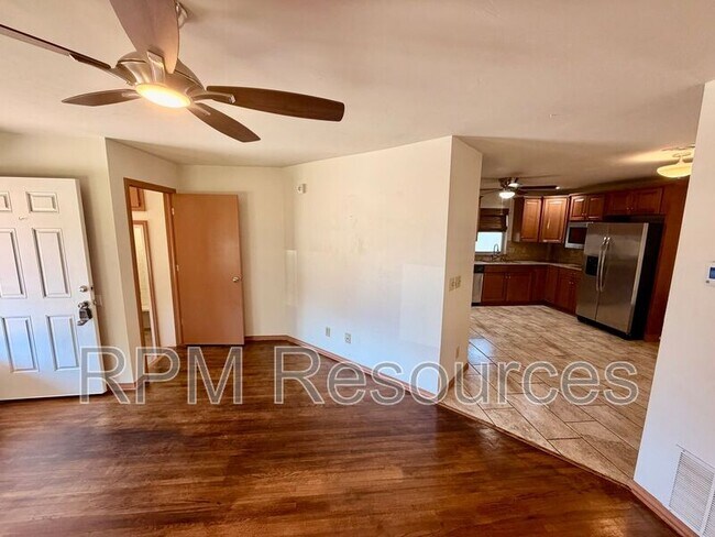 Foto del edificio - 4508 N Asbury Ave