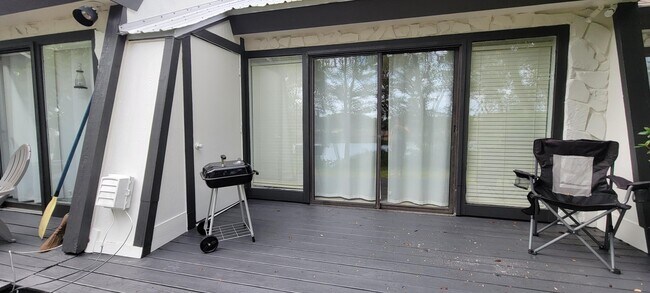 Foto del edificio - 70 Camp Creek Rd N