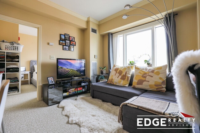 Photo - 1 Nassau St Apartment