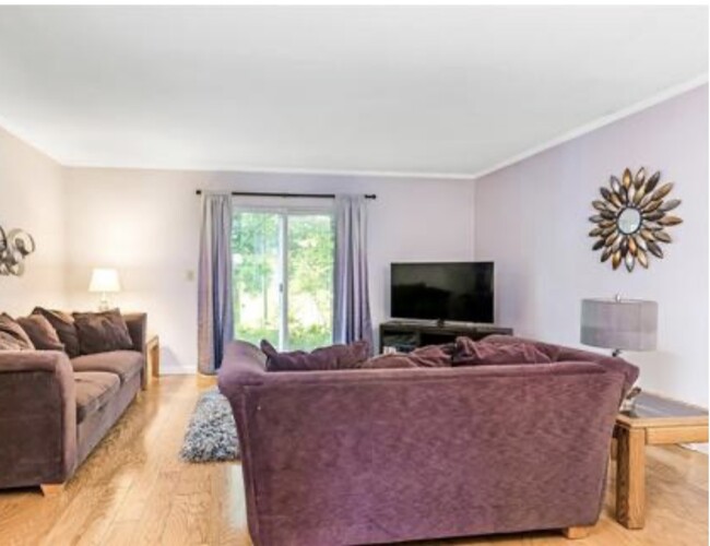 Building Photo - 252 Twin Oaks Ter