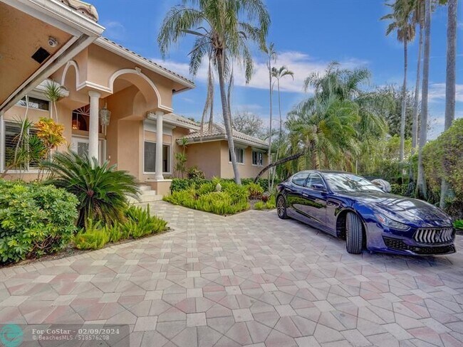 Foto del edificio - 1643 Seabreeze Blvd