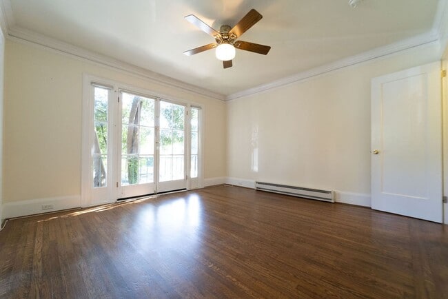 Foto del edificio - 2703 Stuart St