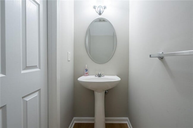 Building Photo - 2245 Leicester Way SE