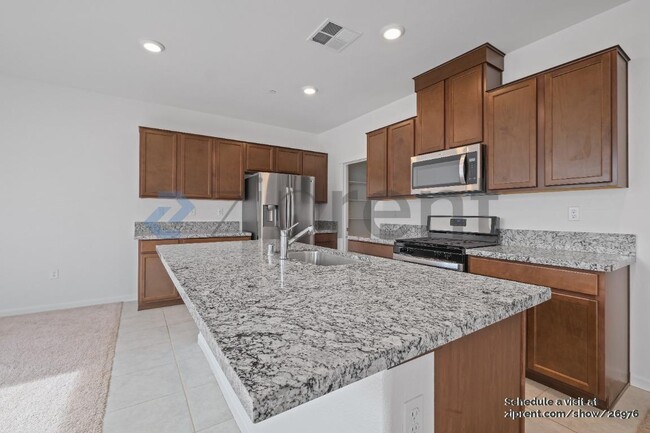 Foto del edificio - 5584 Trinity Lakes Ln