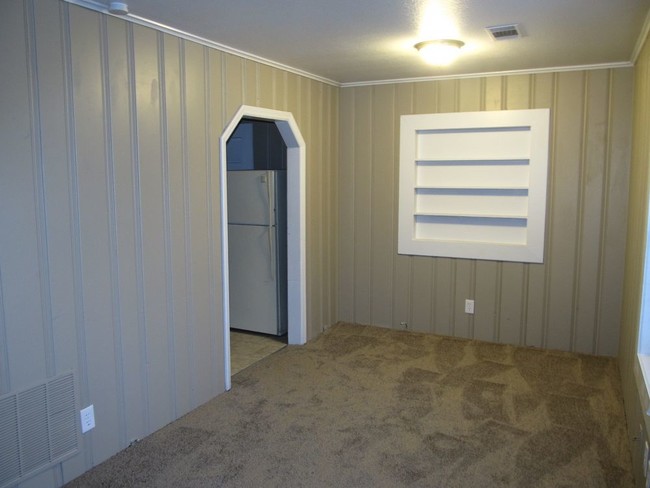 Building Photo - 10705 Hickman Mills Dr