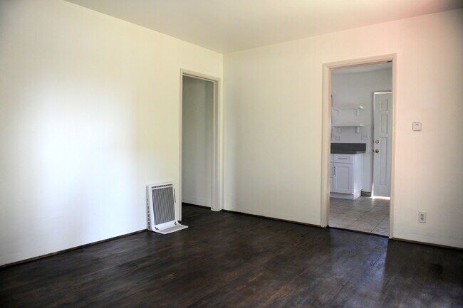 Foto del edificio - 5622 Hazeltine Ave