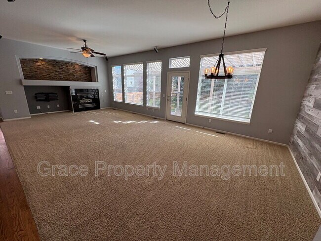 Building Photo - 222 Saxony Rd