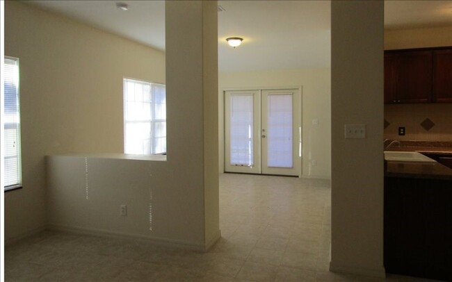 Foto del edificio - 1294 SW Newark Dr