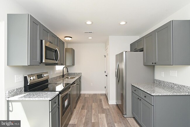 Building Photo - 16434 Combs Dr