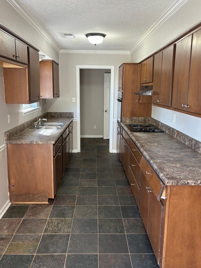 Building Photo - 2014 Brandywine Dr