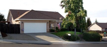 Building Photo - 1072 Mockingbird Hill