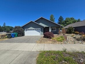 Building Photo - 116 SW Otter Ct