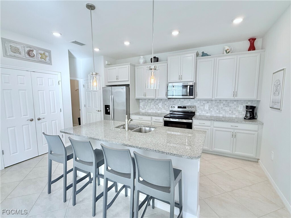 Foto principal - 3029 Royal Gardens Ave