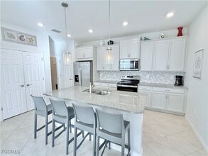 Building Photo - 3029 Royal Gardens Ave