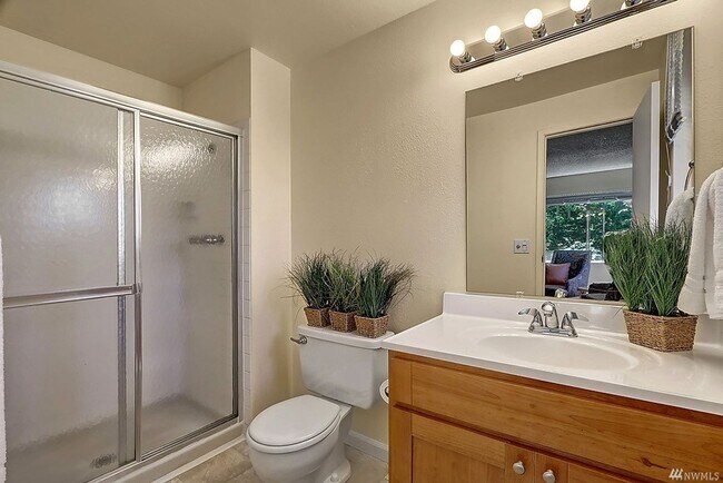 Foto del edificio - Great Lake Sammamish condo