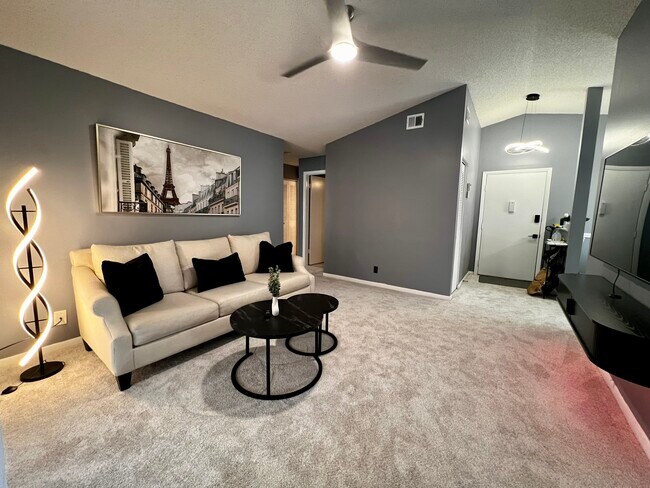 Foto del edificio - 6540 Chasewood Dr