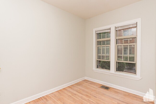 Foto del edificio - 630 W Barry Ave