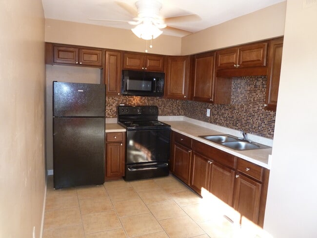 Foto del edificio - 13024 N 22nd St
