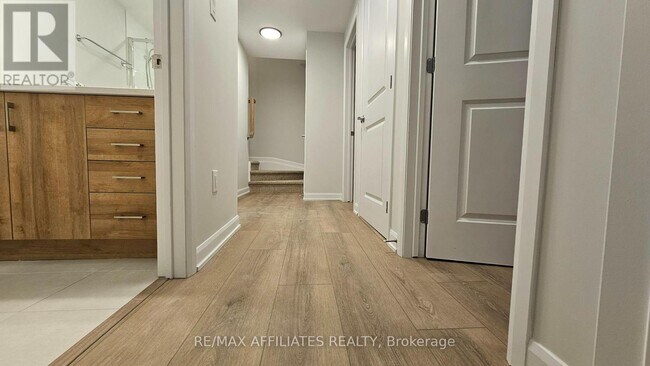 Building Photo - 801 Glenroy Gilbert Dr