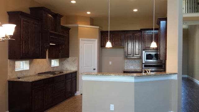 Building Photo - 2449 Kingsgate Dr