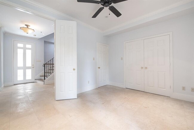 Building Photo - 2090 Brentwood Dr