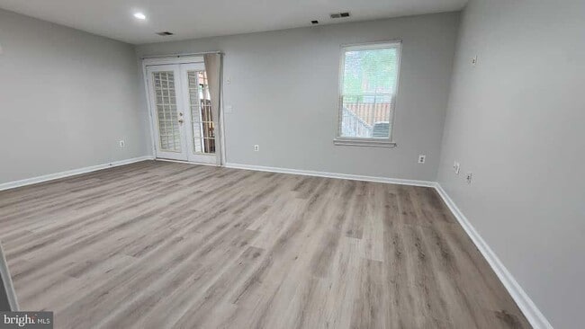 Foto del edificio - 2420 Sandwich Ct