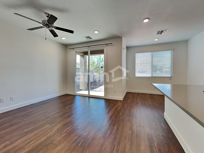 Building Photo - 6628 S 42nd Dr