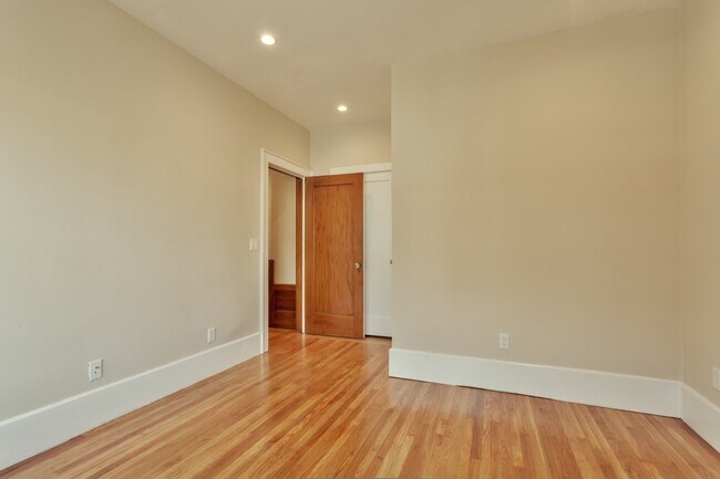 Building Photo - 1505 7th Ave