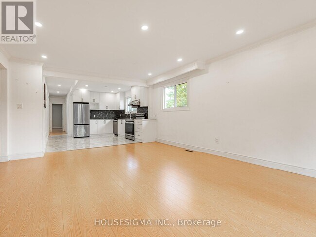 Photo du bâtiment - 16 Muskoka Ave