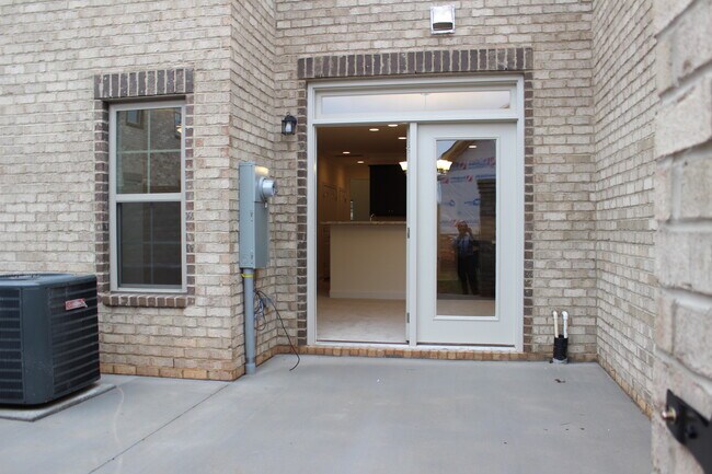 Building Photo - 808 Socata Ln
