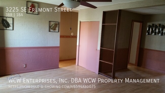 Building Photo - 3225 SE Fremont St