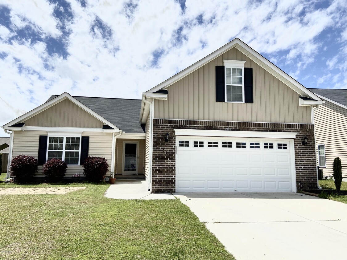 Primary Photo - 512 Arbor Dr