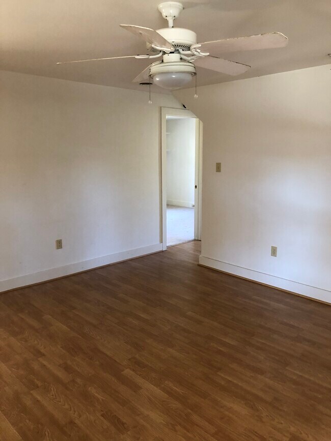 Living room - 903 Montreat Rd