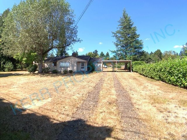 Foto principal - 5525 SE Railroad Ave