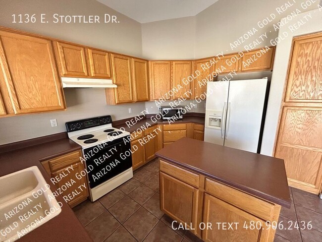 Foto del edificio - 1136 E Stottler Dr