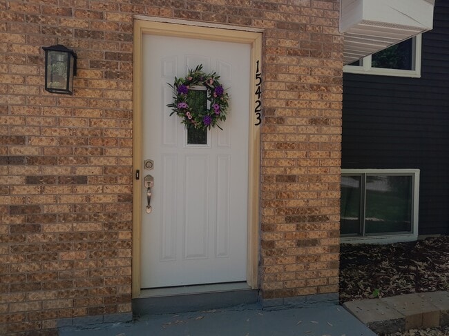 Building Photo - 15423 Trillium Cir